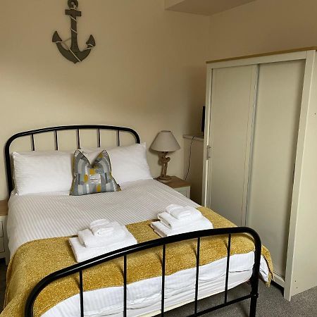 2 Bedroom Flat In Stornoway Town Centre Buitenkant foto