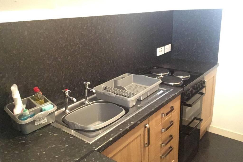 2 Bedroom Flat In Stornoway Town Centre Buitenkant foto