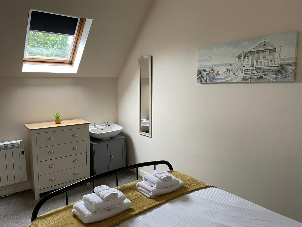 2 Bedroom Flat In Stornoway Town Centre Buitenkant foto