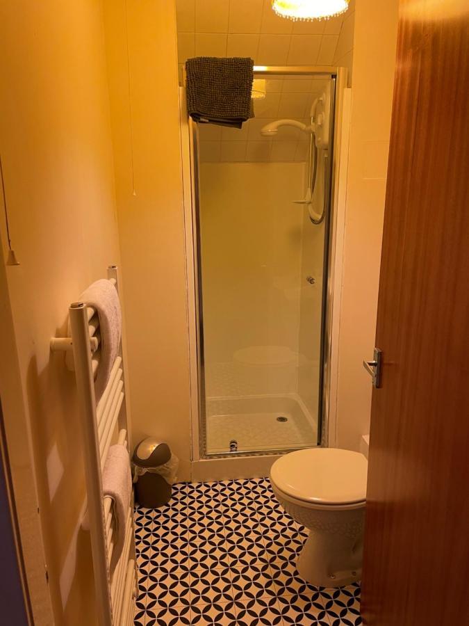 2 Bedroom Flat In Stornoway Town Centre Buitenkant foto