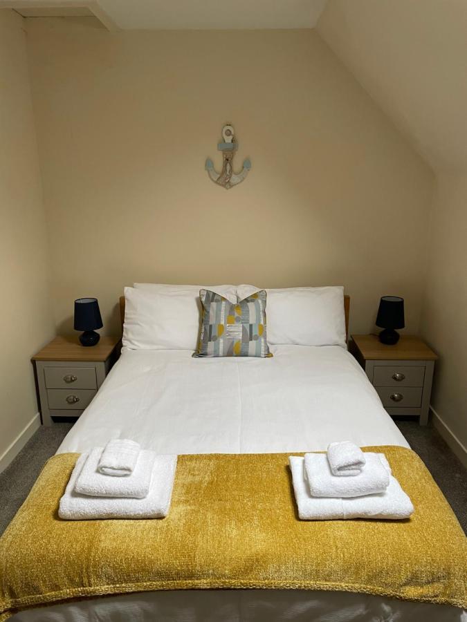 2 Bedroom Flat In Stornoway Town Centre Buitenkant foto