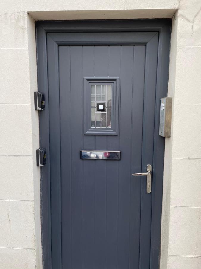 2 Bedroom Flat In Stornoway Town Centre Buitenkant foto